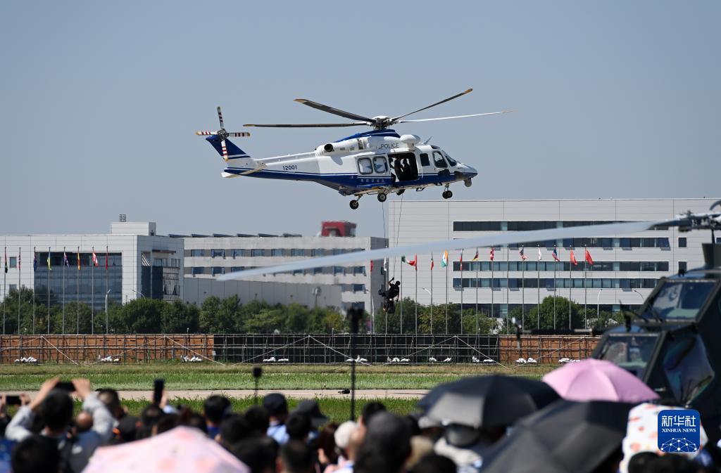 奔驰宝马电玩城